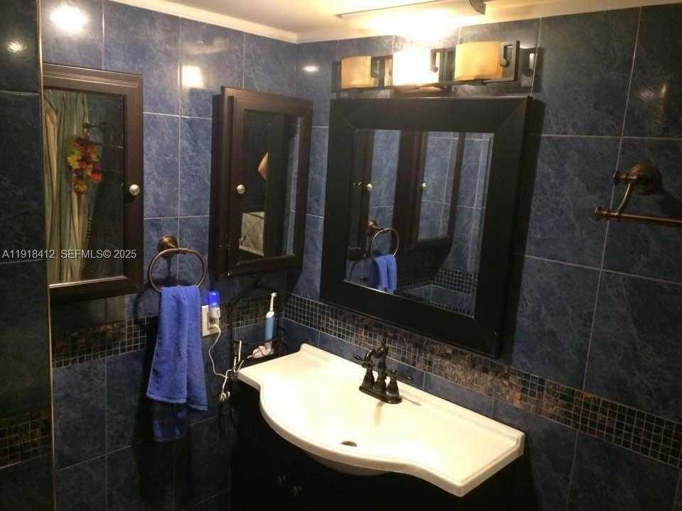 Small Image of Hallandale Beach Number 13