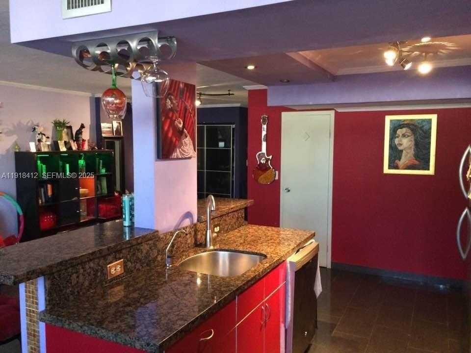 Small Image of Hallandale Beach Number 4