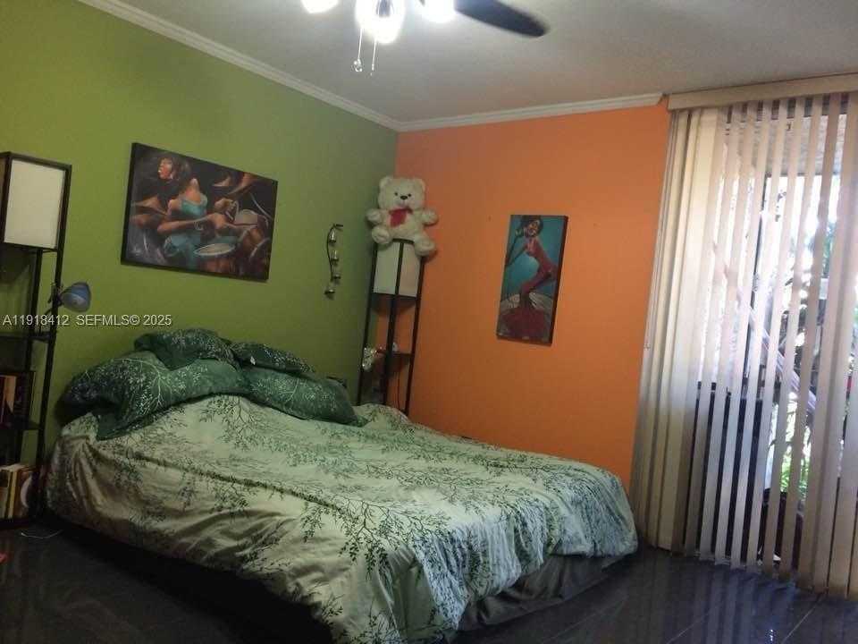 Small Image of Hallandale Beach Number 6