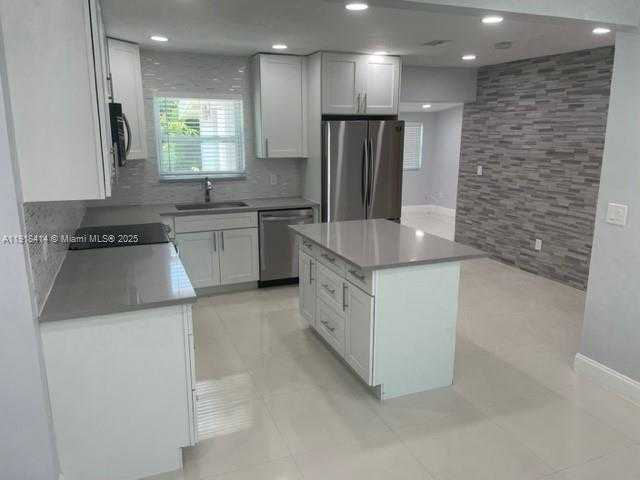 Small Image of 40 NORTH EAST 48TH CT #1, Oakland Park Number 8