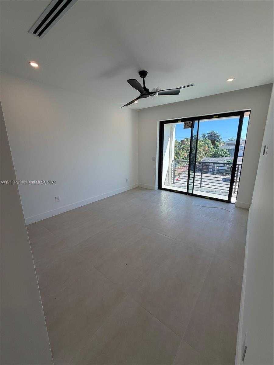 Small Image of 1337 NE 13TH AVE #1337, Fort Lauderdale Number 8