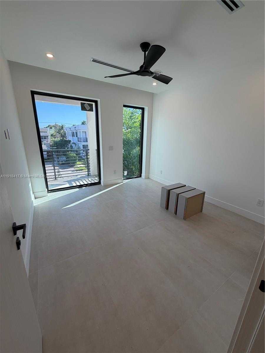 Small Image of 1337 NE 13TH AVE #1337, Fort Lauderdale Number 9