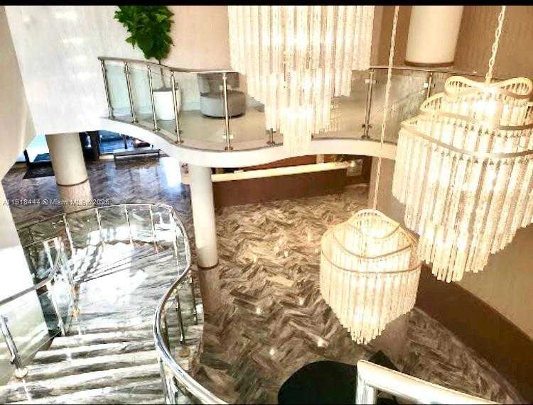 Small Image of 5401 COLLINS AVE #814, Miami Beach Number 14