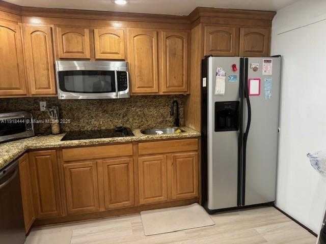 Small Image of 5401 COLLINS AVE #814, Miami Beach Number 18