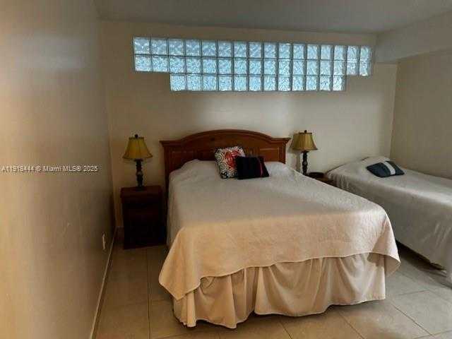 Small Image of 5401 COLLINS AVE #814, Miami Beach Number 25