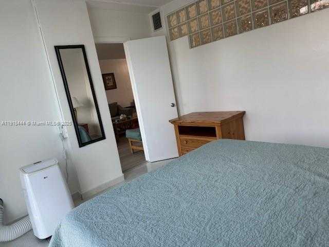 Small Image of 5401 COLLINS AVE #814, Miami Beach Number 41
