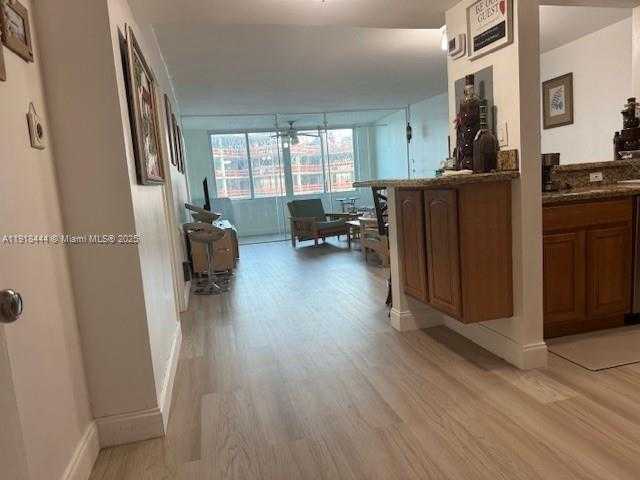 Small Image of 5401 COLLINS AVE #814, Miami Beach Number 45