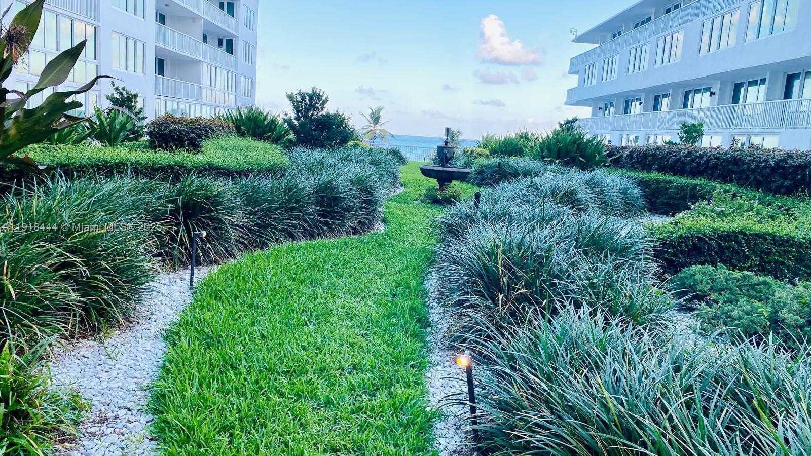 Small Image of 5401 COLLINS AVE #814, Miami Beach Number 8