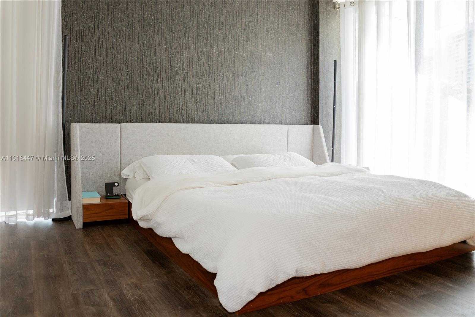 Small Image of 3375 NORTH COUNTRY CLUB DR #205, Aventura Number 5