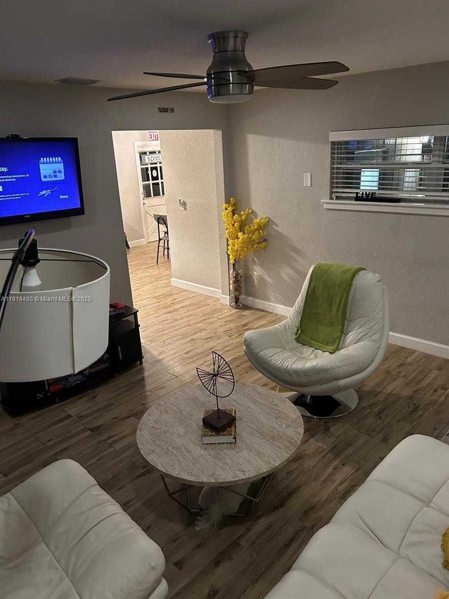 Small Image of 5289 NORTH ANDREWS AVE, Oakland Park Number 4