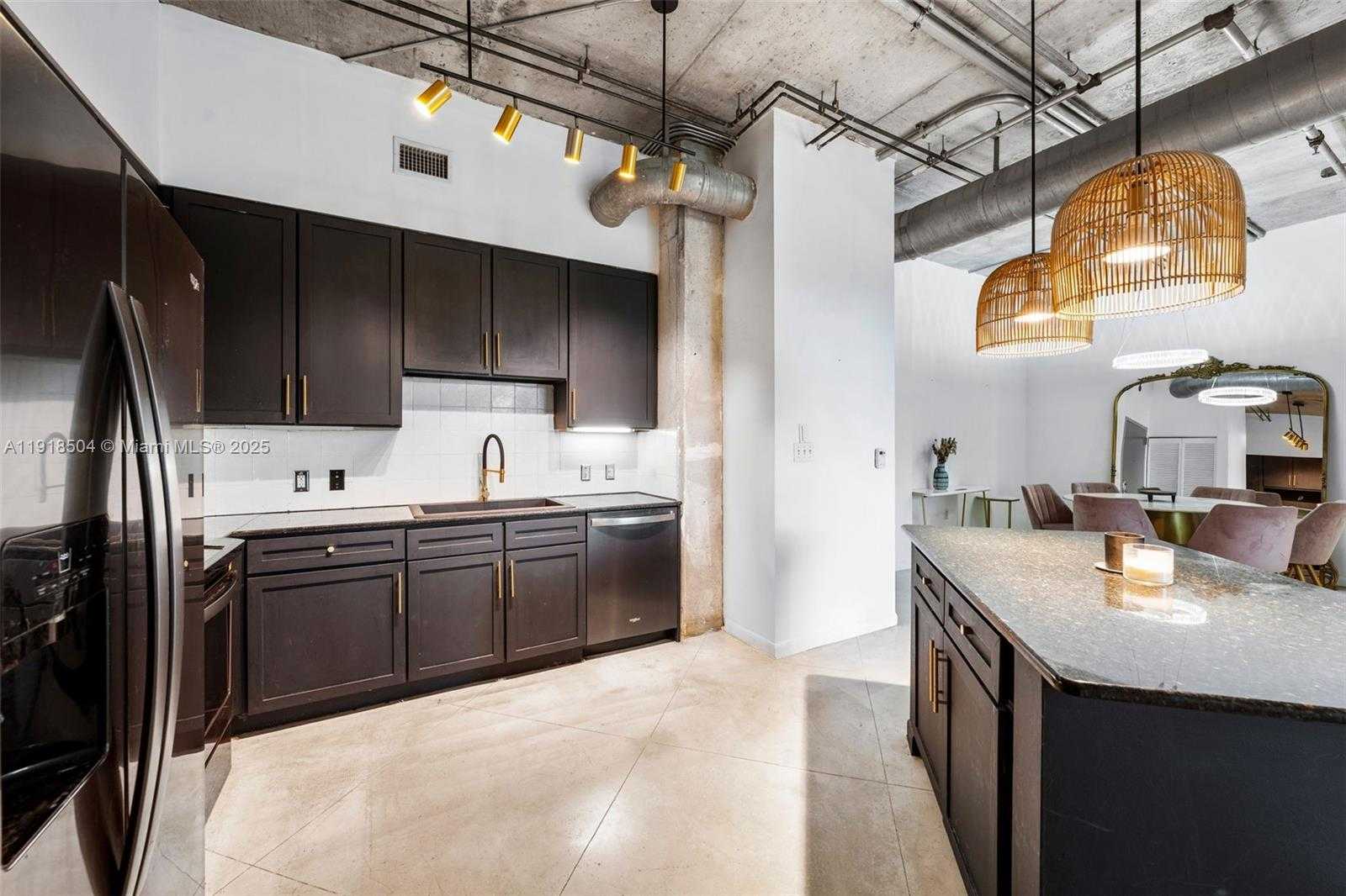 Small Image of 2001 BISCAYNE BLVD #2409, Miami Number 8