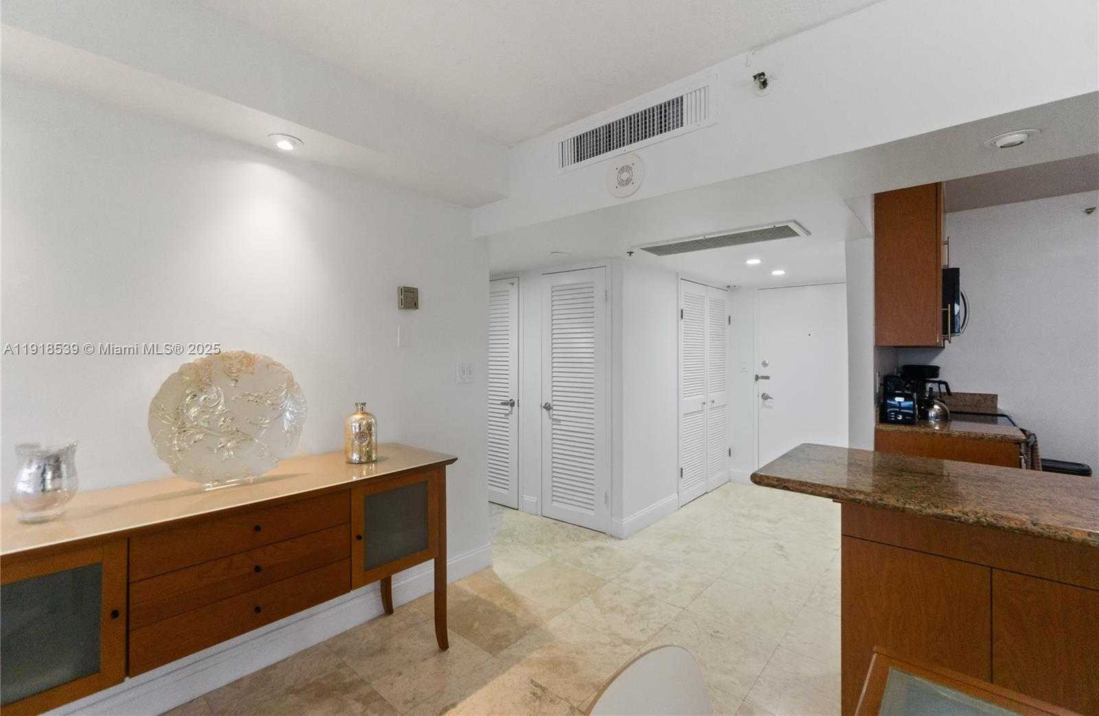 Small Image of Miami Beach Number 10