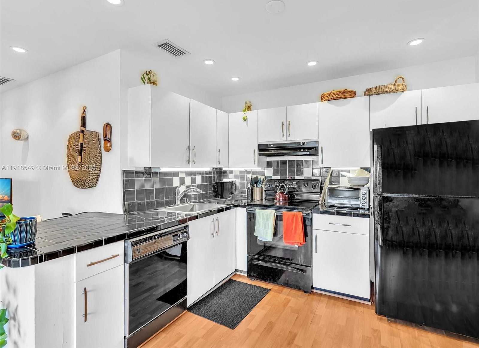 Small Image of 3558 MAGELLAN CIR #133, Aventura Number 11