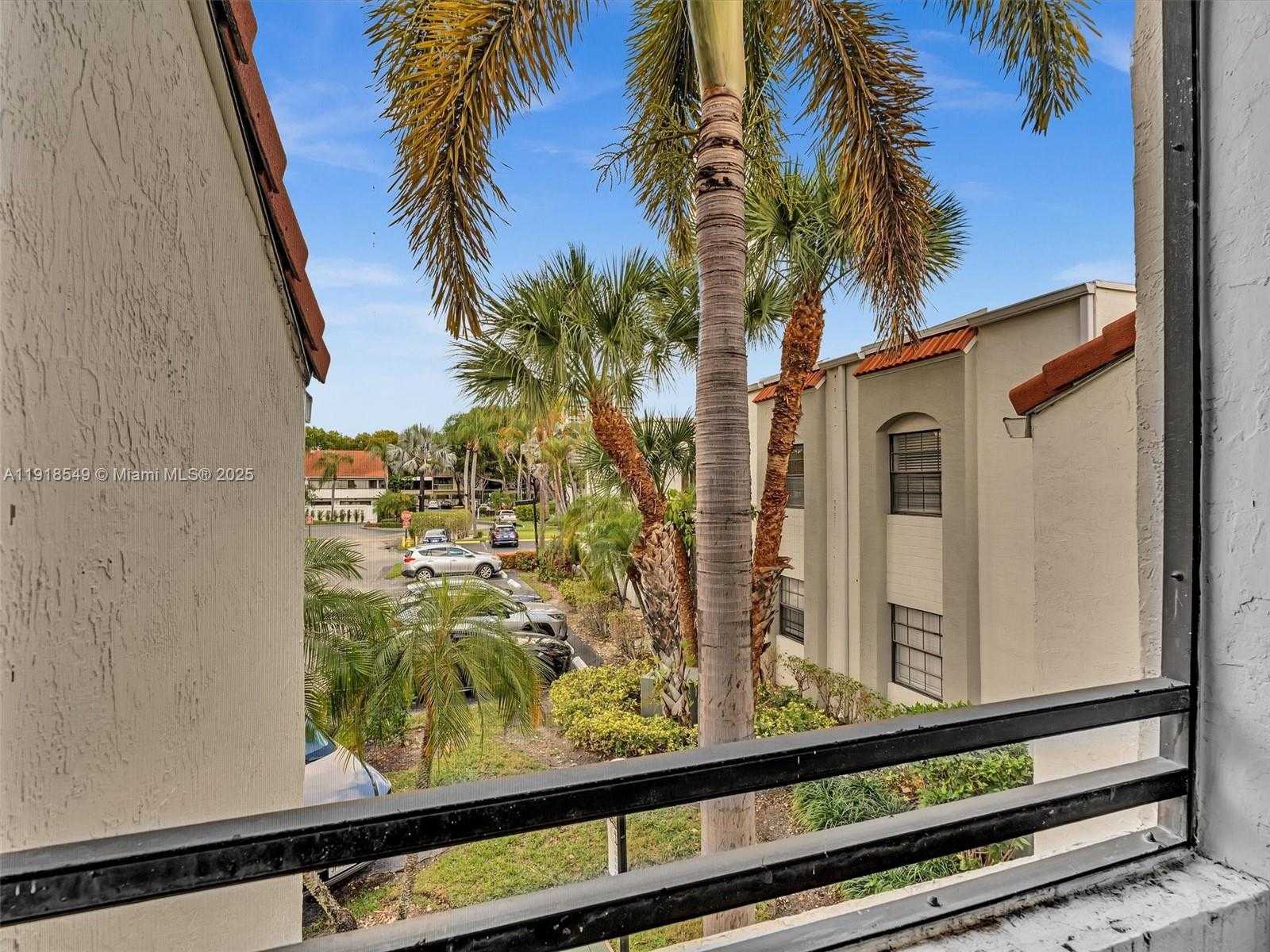 Small Image of 3558 MAGELLAN CIR #133, Aventura Number 29