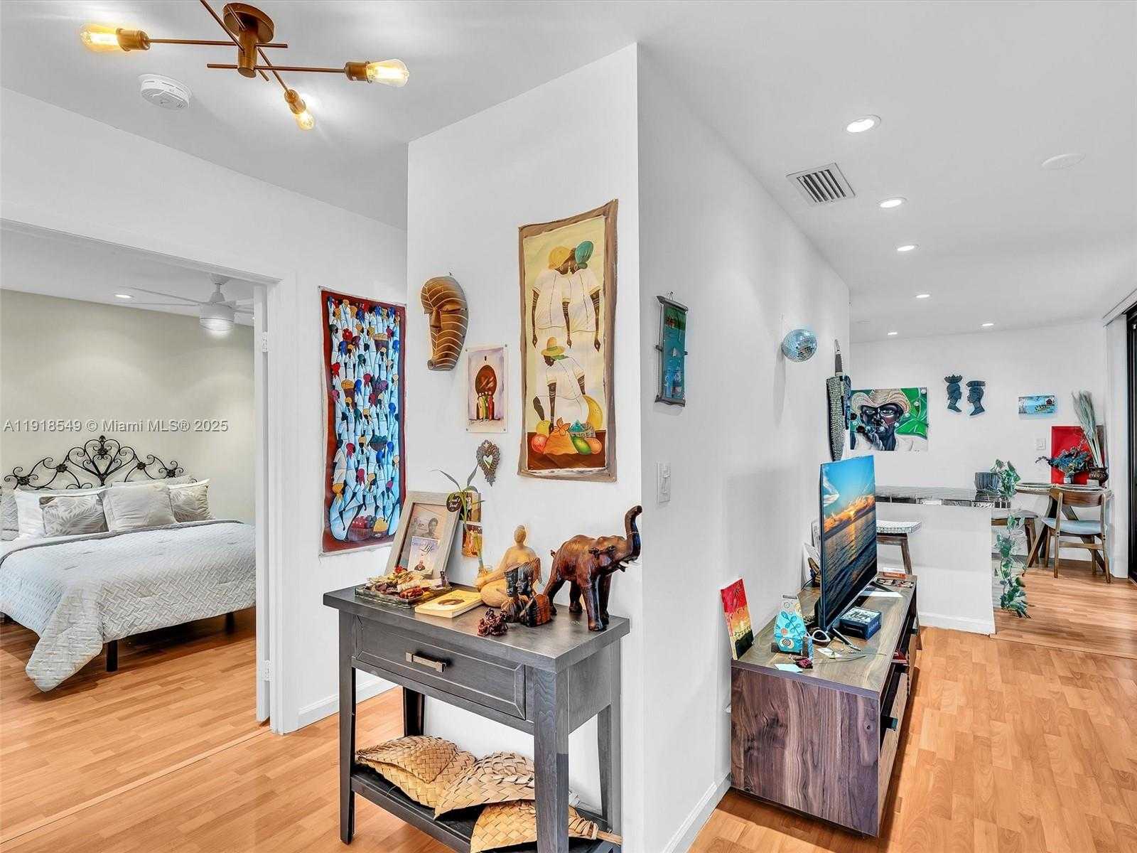 Small Image of 3558 MAGELLAN CIR #133, Aventura Number 4