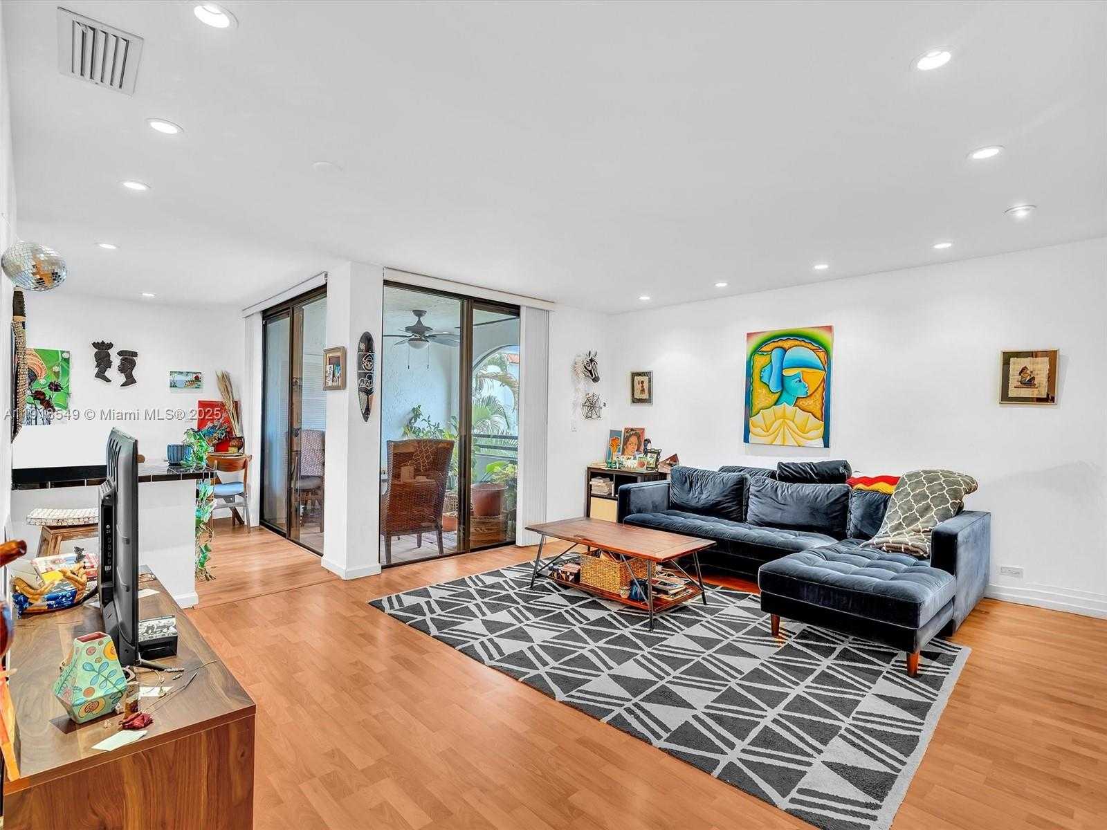 Small Image of 3558 MAGELLAN CIR #133, Aventura Number 5