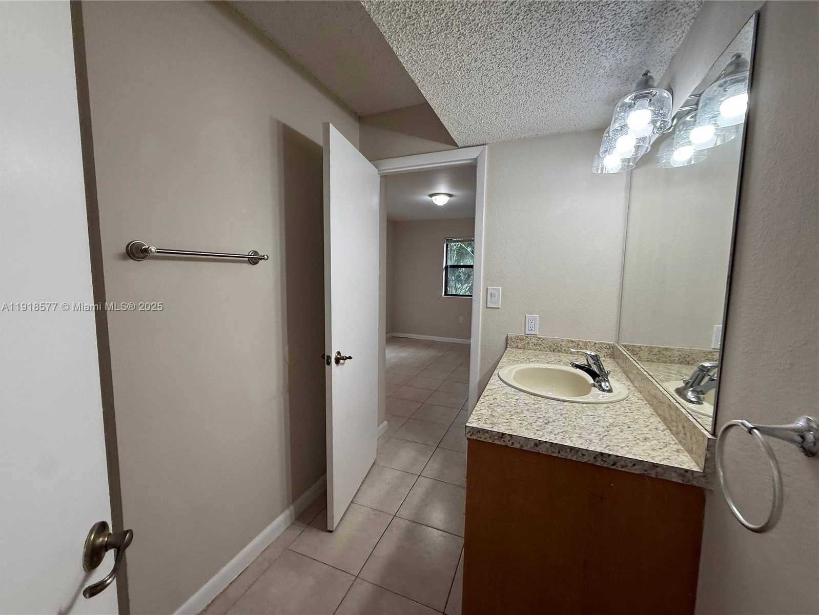 Small Image of 15661 SOUTH WEST 104TH TER #322, Miami Number 17