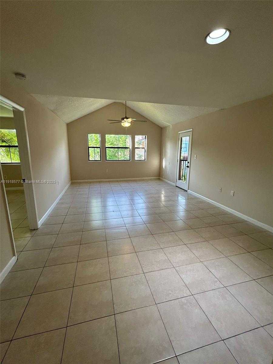 Small Image of 15661 SOUTH WEST 104TH TER #322, Miami Number 20