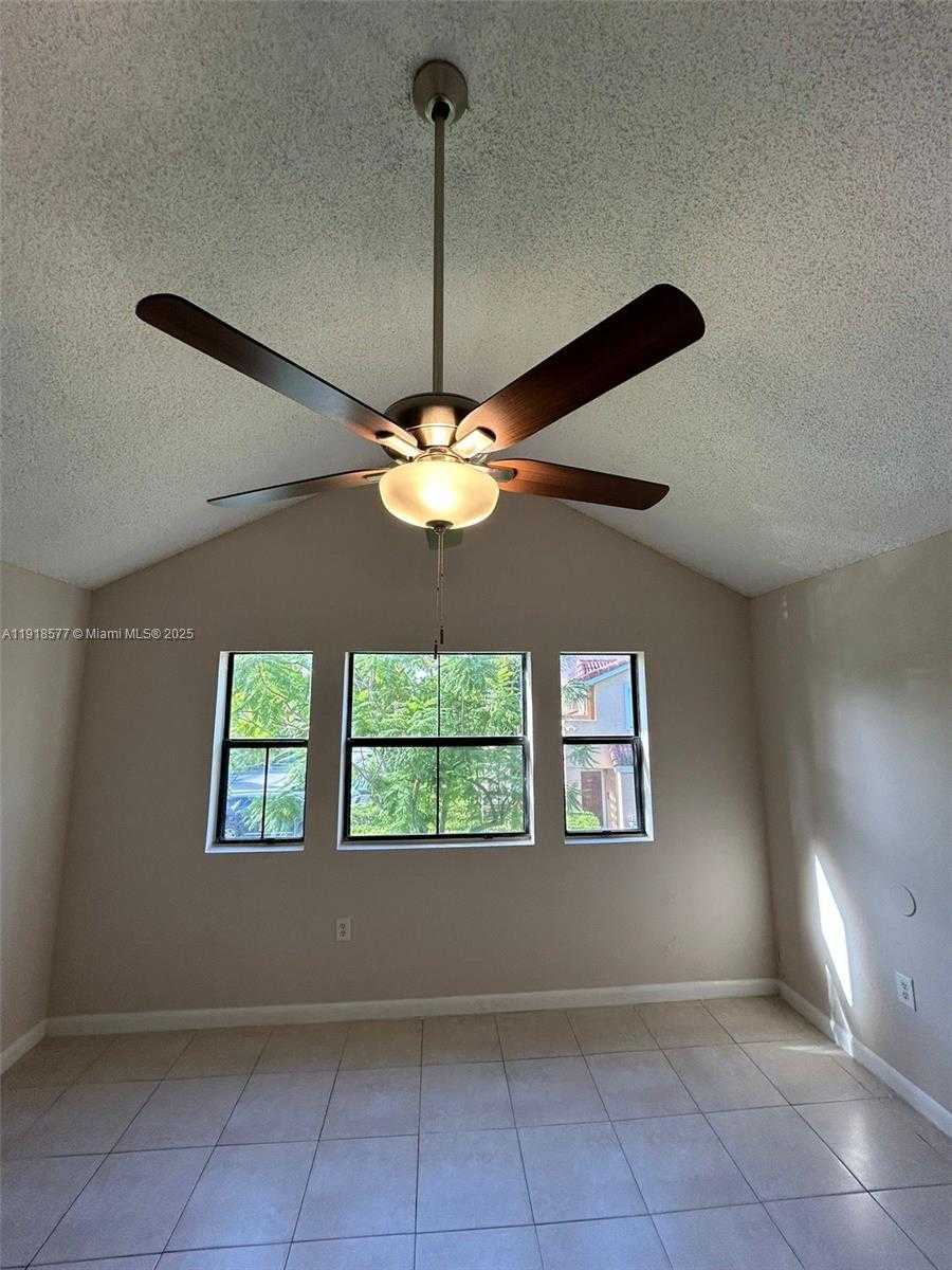 Small Image of 15661 SOUTH WEST 104TH TER #322, Miami Number 21