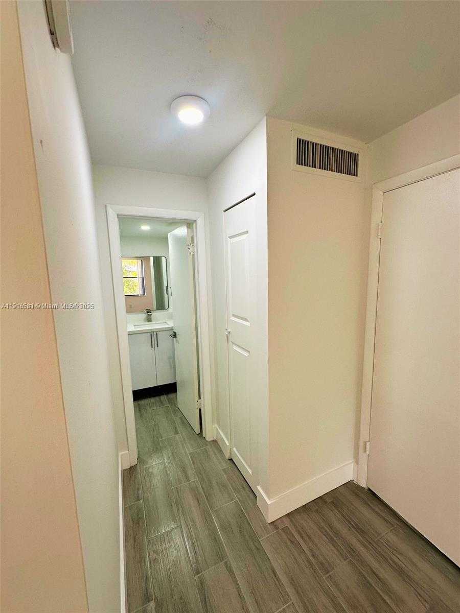 Small Image of 14201 NORTH KENDALL DR #412D, Miami Number 12