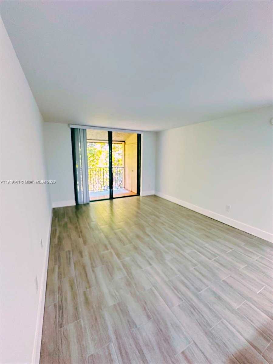 Small Image of 14201 NORTH KENDALL DR #412D, Miami Number 6