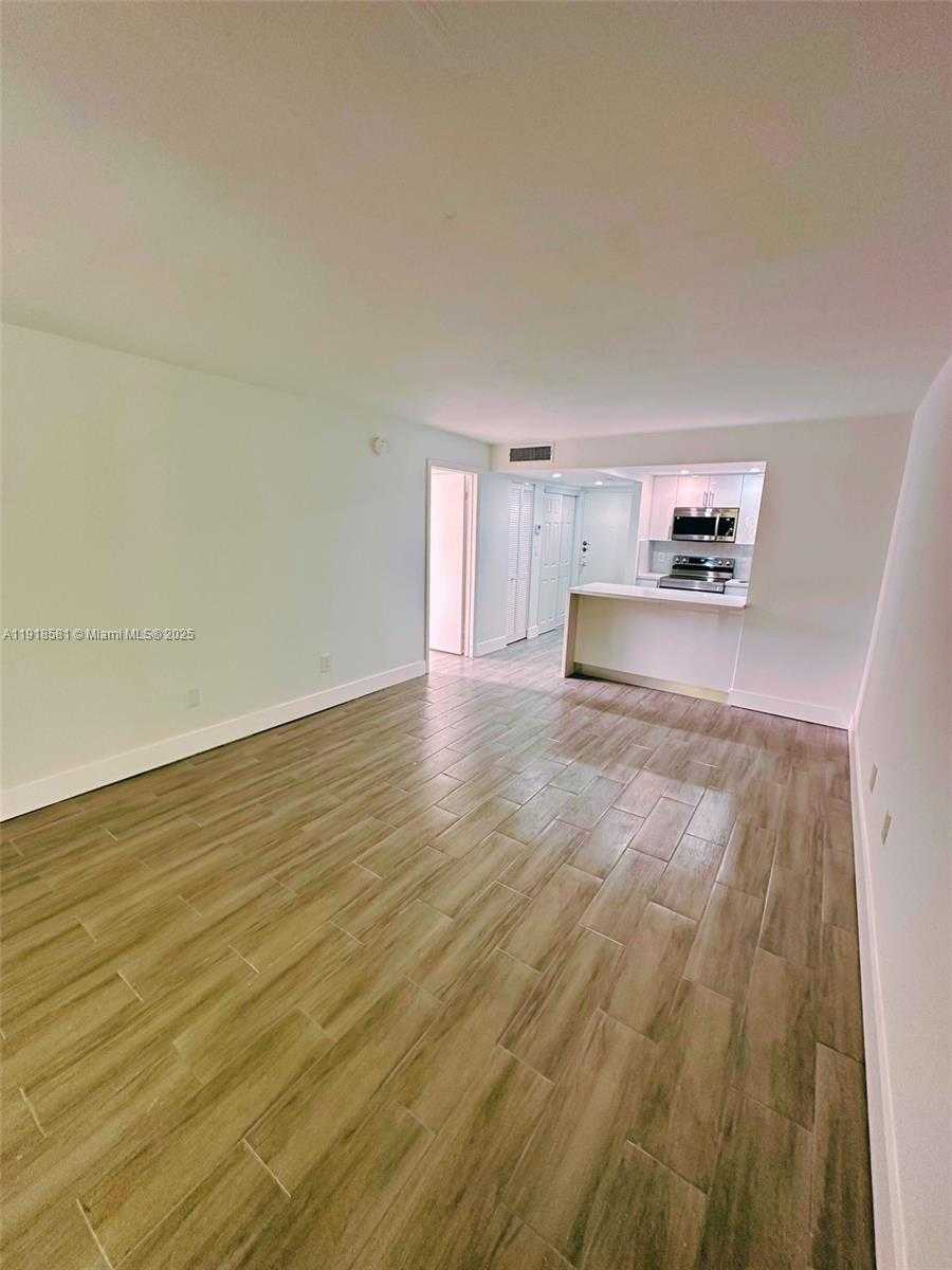 Small Image of 14201 NORTH KENDALL DR #412D, Miami Number 7