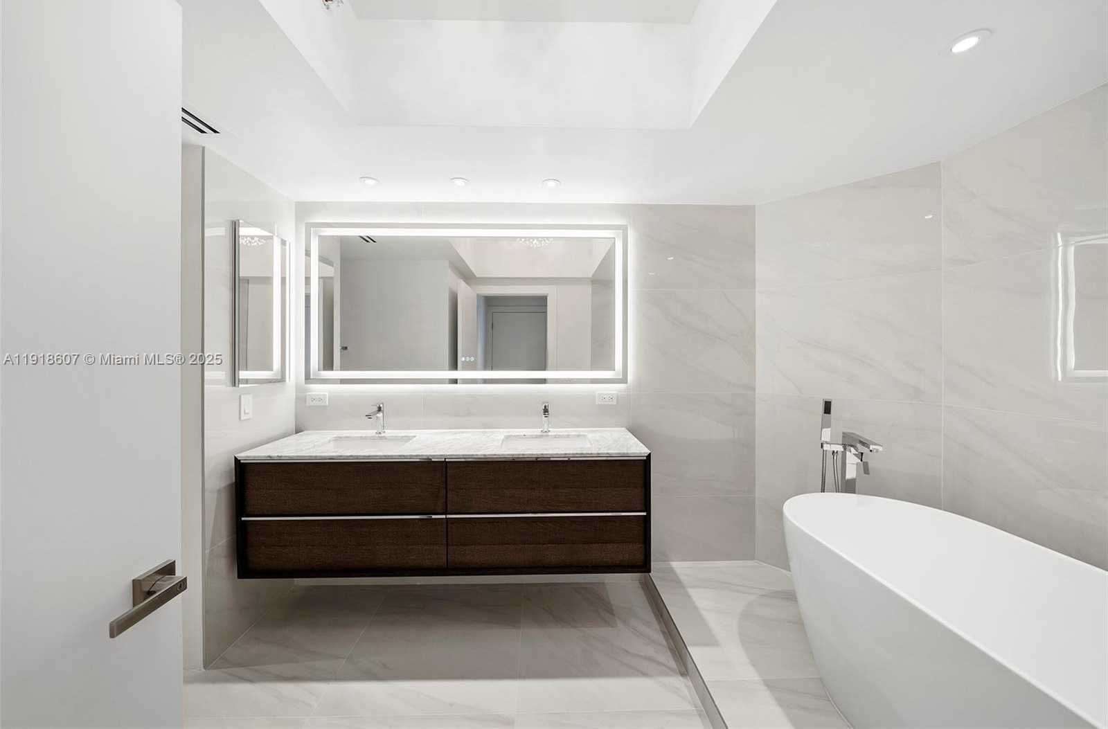 Small Image of 4779 NORTH WEST COLLINS AVE #2407, Miami Beach Number 16