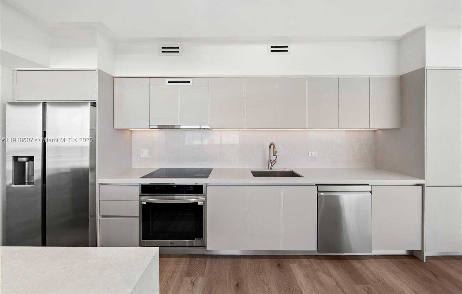 Small Image of 4779 NORTH WEST COLLINS AVE #2407, Miami Beach Number 8