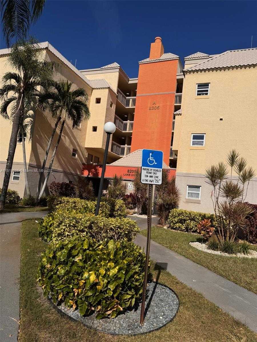 Small Image of 8205 LAKE DR #501, Doral Number 1