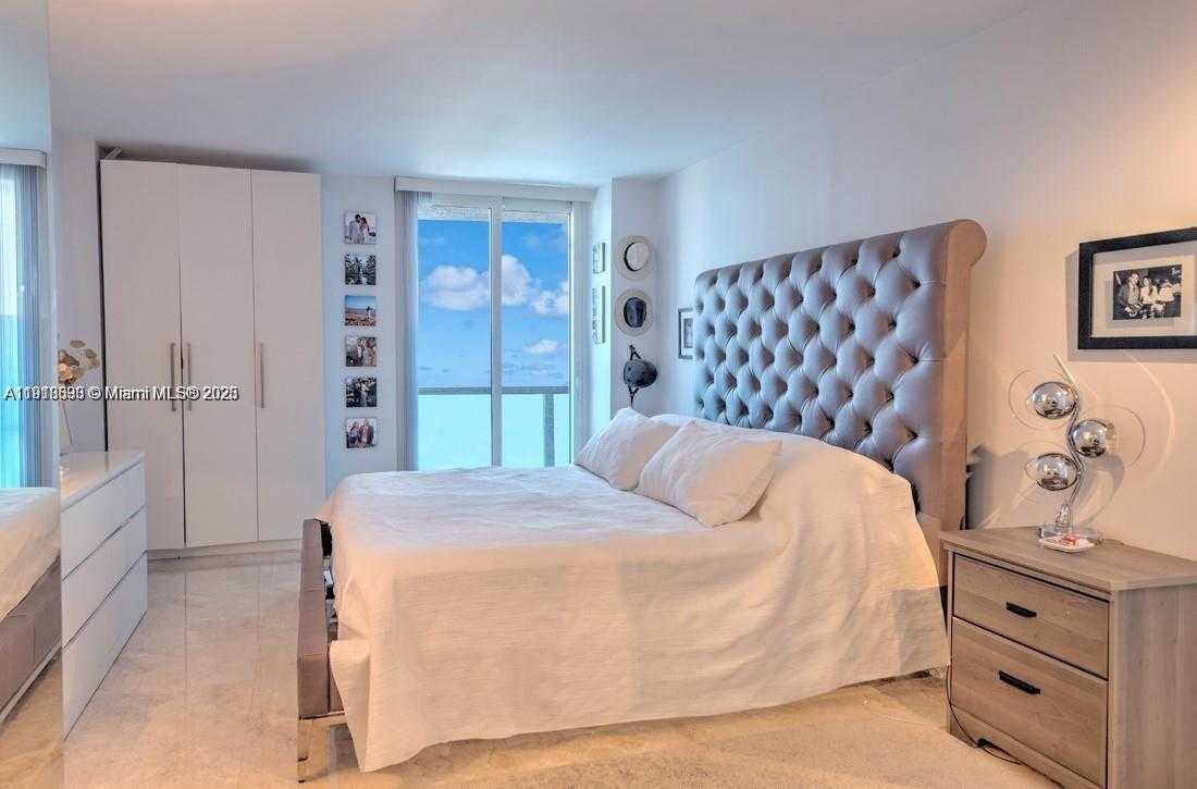 Small Image of 100 BAYVIEW DR #1510, Sunny Isles Beach Number 8