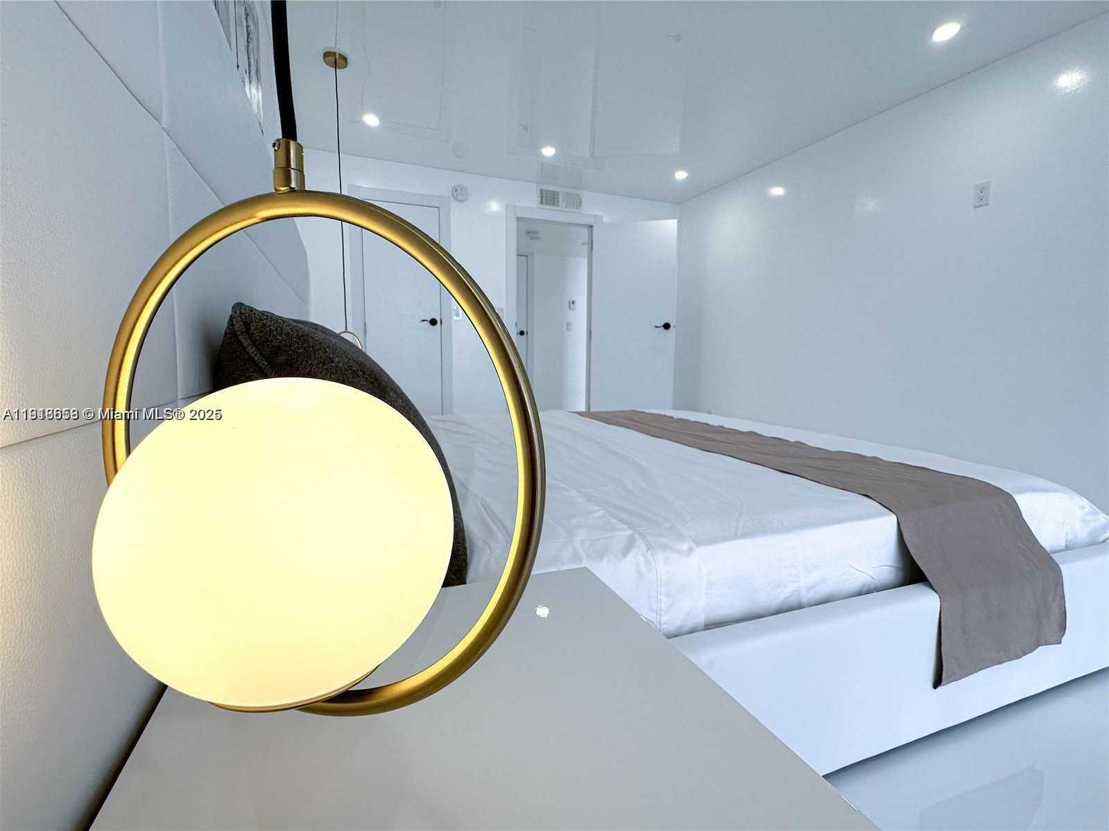 Small Image of 501 THREE ISLANDS BLVD #515, Hallandale Beach Number 17