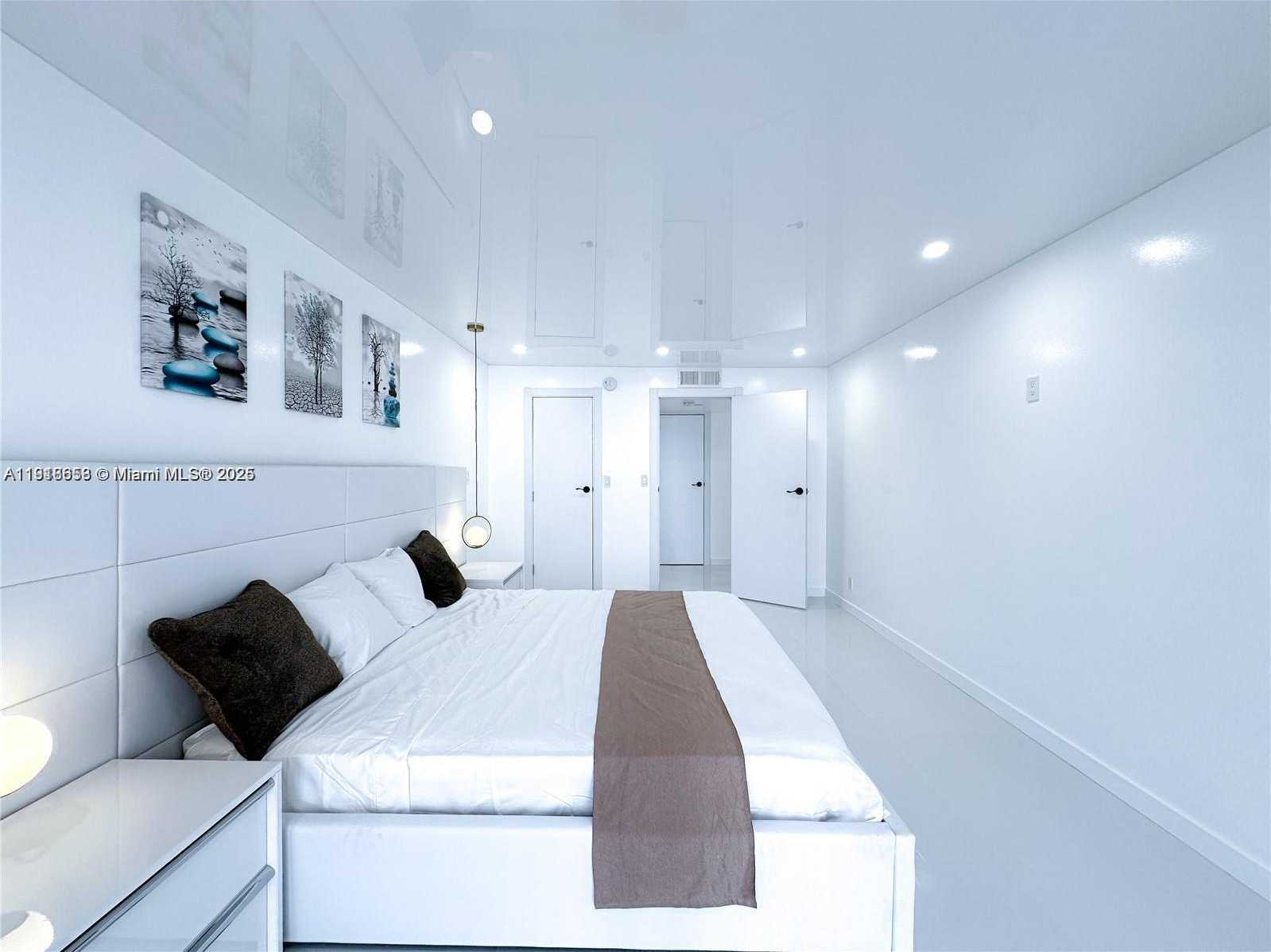 Small Image of 501 THREE ISLANDS BLVD #515, Hallandale Beach Number 18