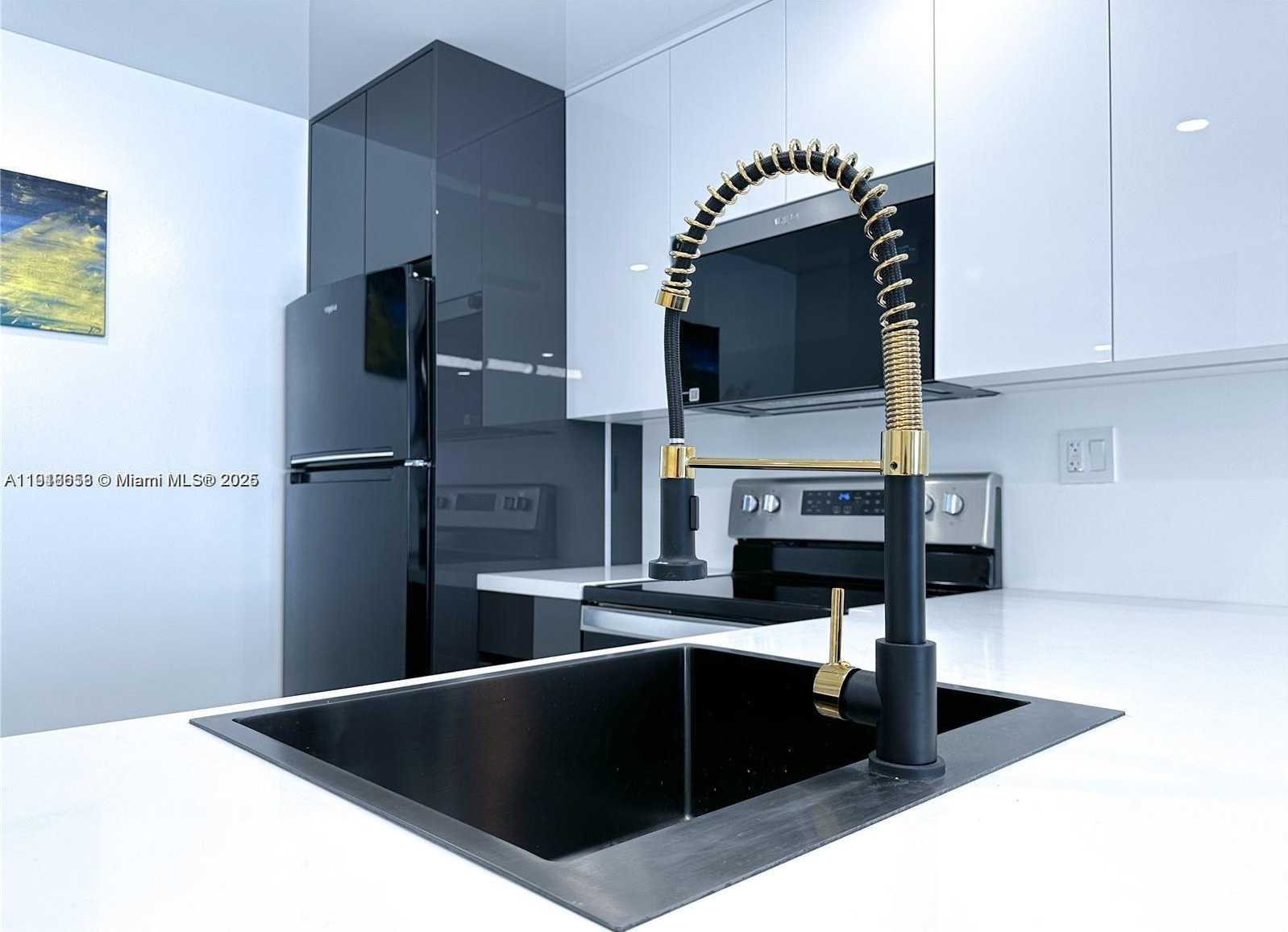 Small Image of 501 THREE ISLANDS BLVD #515, Hallandale Beach Number 9