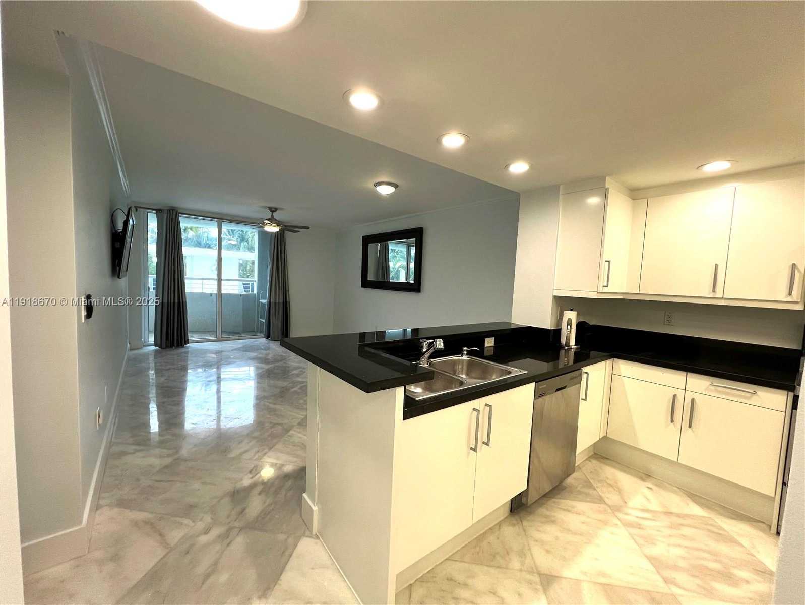 Small Image of 200 OCEAN DR #3C, Miami Beach Number 11