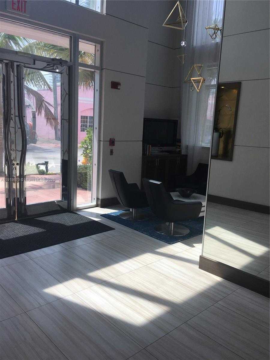 Small Image of 200 OCEAN DR #3C, Miami Beach Number 5