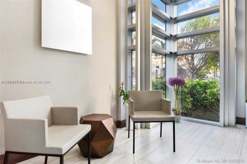 Small Image of 200 OCEAN DR #3C, Miami Beach Number 8