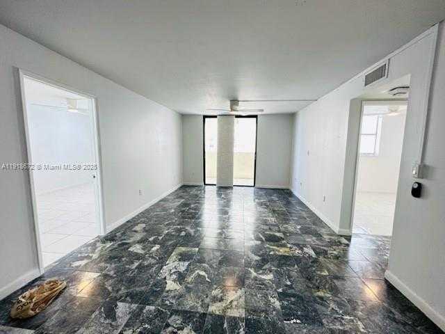 Small Image of 1621 COLLINS AVE #706, Miami Beach Number 6