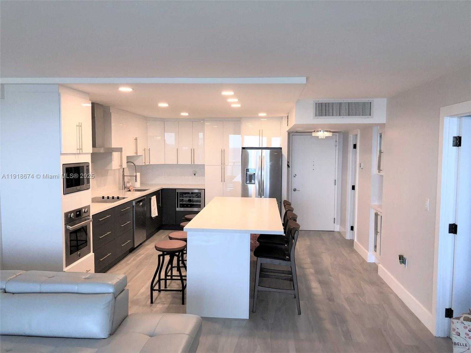 Small Image of 5701 COLLINS AVE #808, Miami Beach Number 7