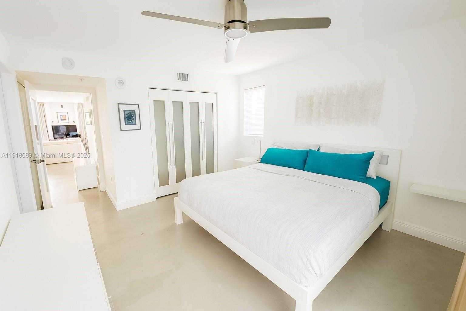 Small Image of 1701 SUNSET HARBOUR DR #F408, Miami Beach Number 5