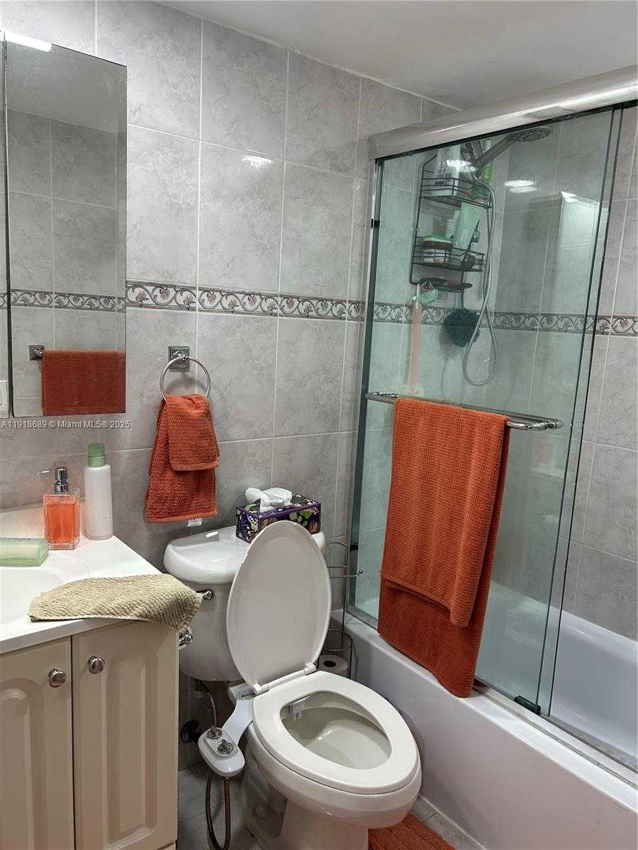 Small Image of 6969 COLLINS AVE #407, Miami Beach Number 15