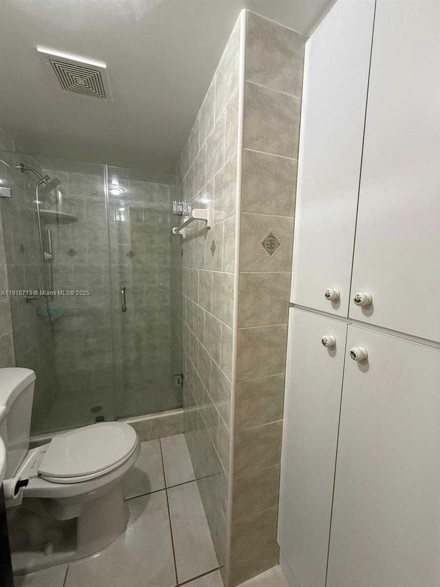 Small Image of 19721 SOUTH WEST 122ND PL #19721, Miami Number 12