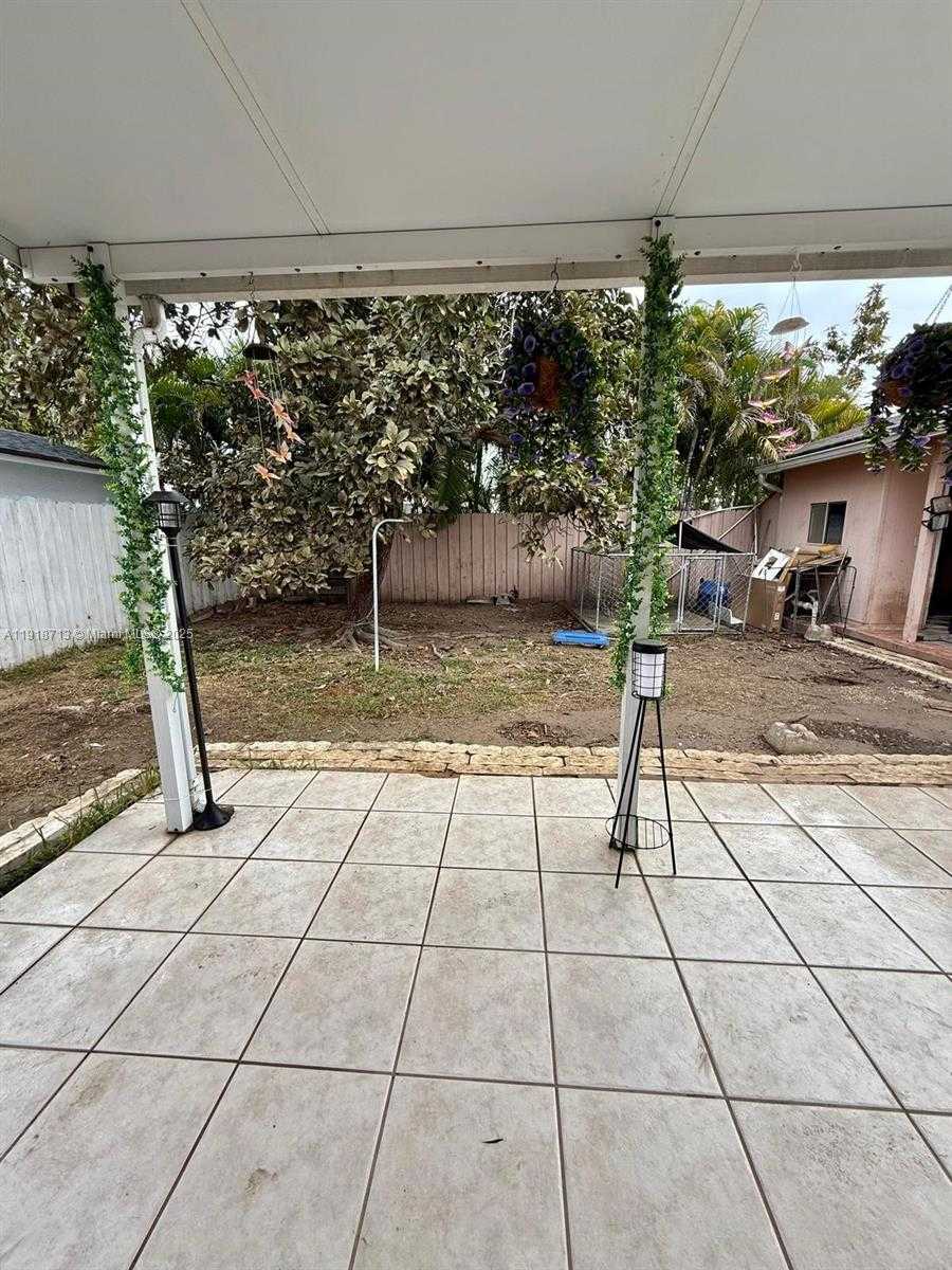 Small Image of 19721 SOUTH WEST 122ND PL #19721, Miami Number 18