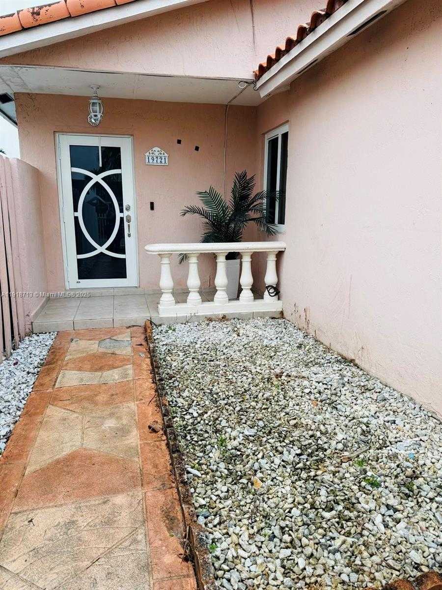 Small Image of 19721 SOUTH WEST 122ND PL #19721, Miami Number 3