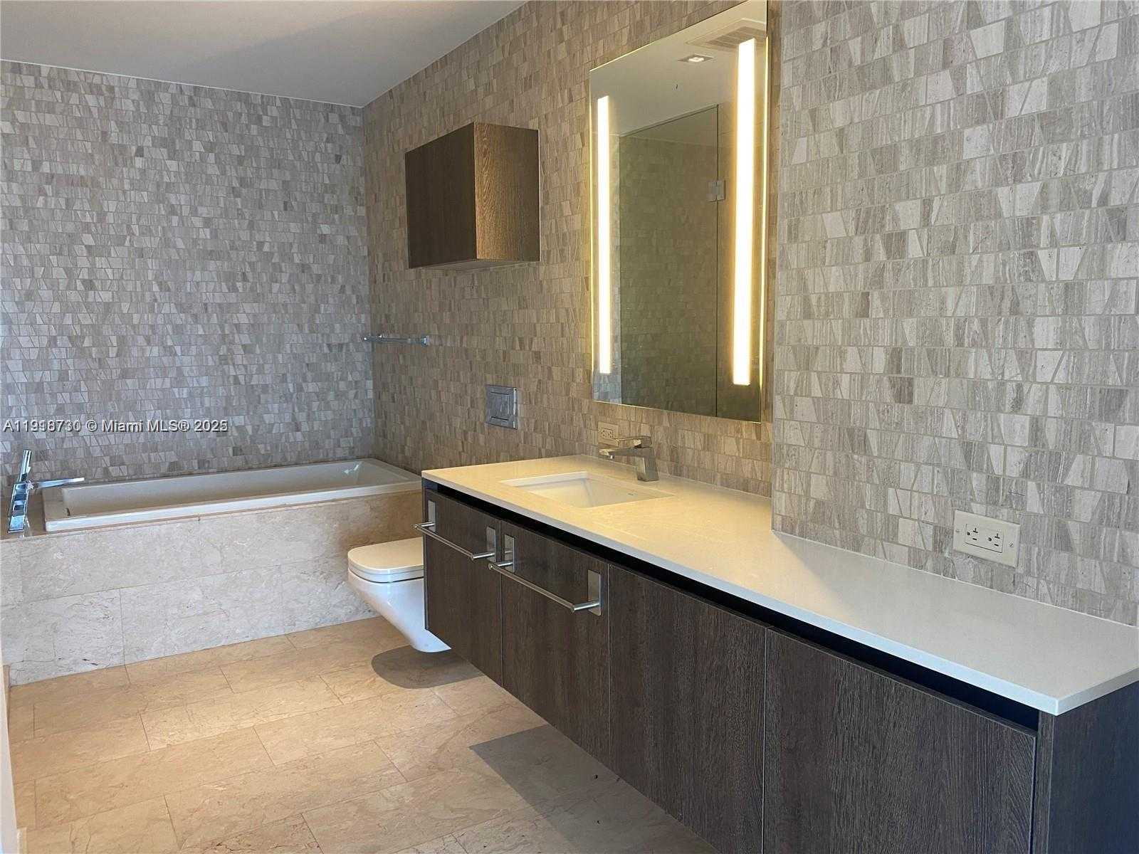 Small Image of 68 SOUTH EAST 6TH ST #2106, Miami Number 6