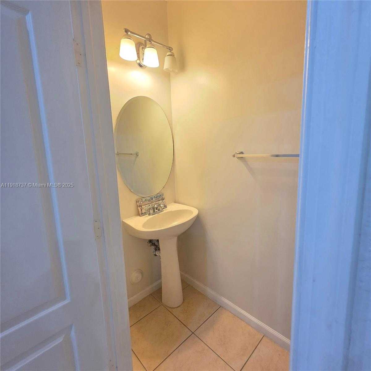 Imagen de Pequeño Objeto