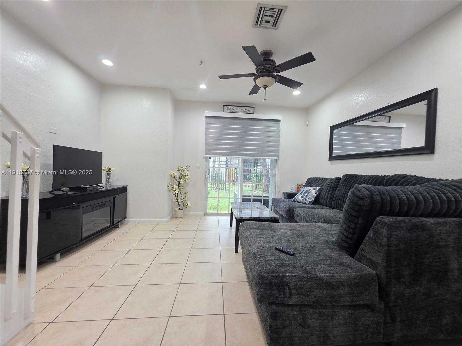 Imagen de Pequeño Objeto