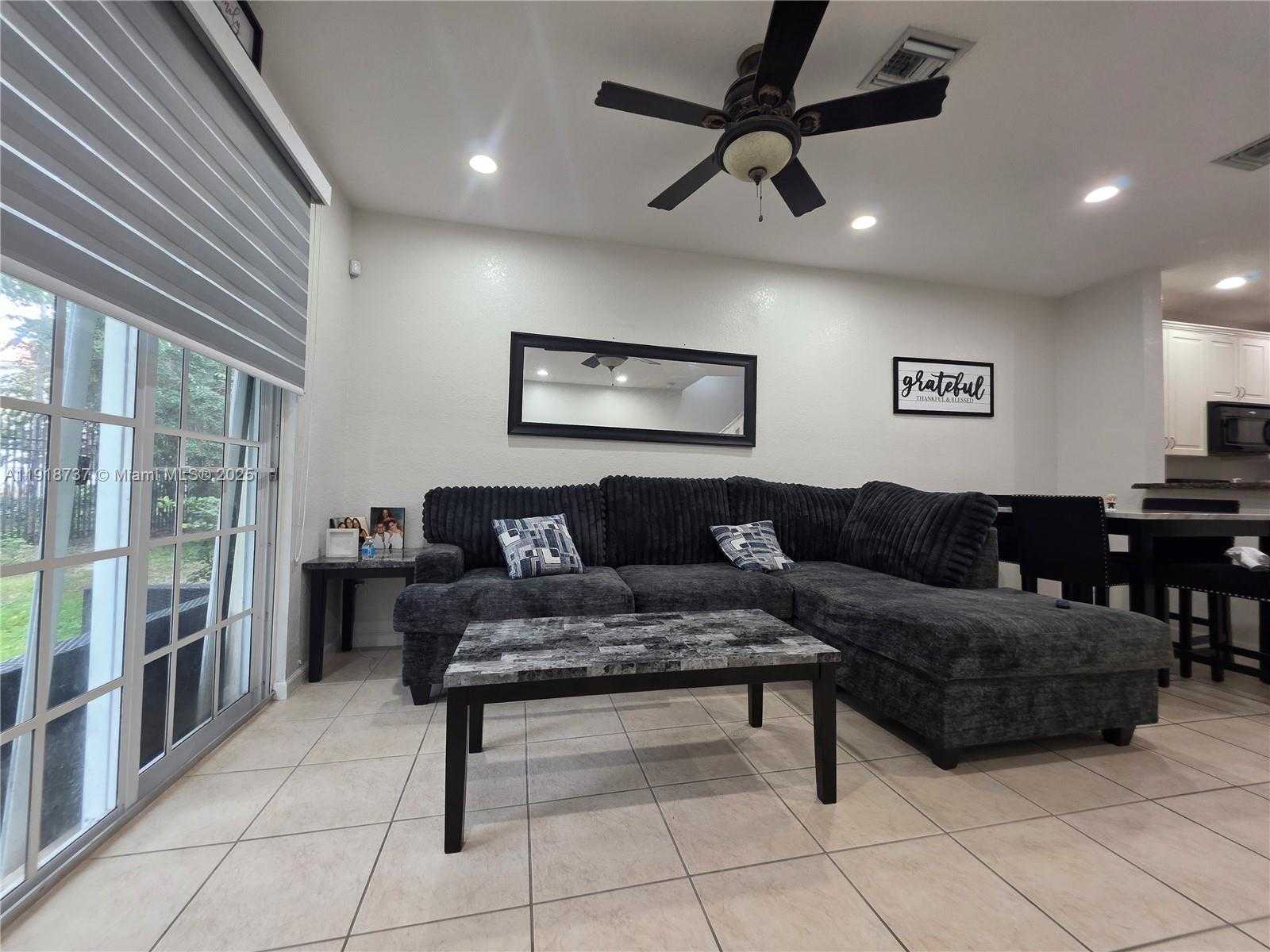 Imagen de Pequeño Objeto