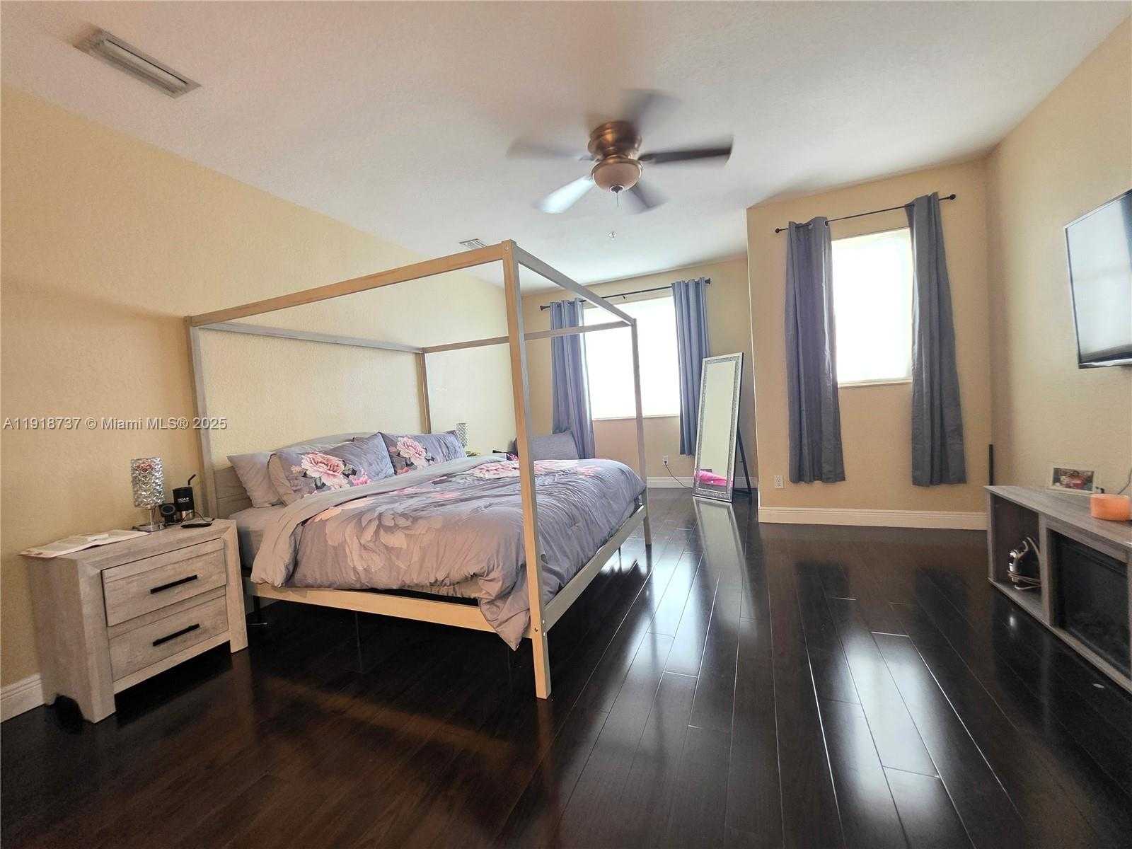 Imagen de Pequeño Objeto