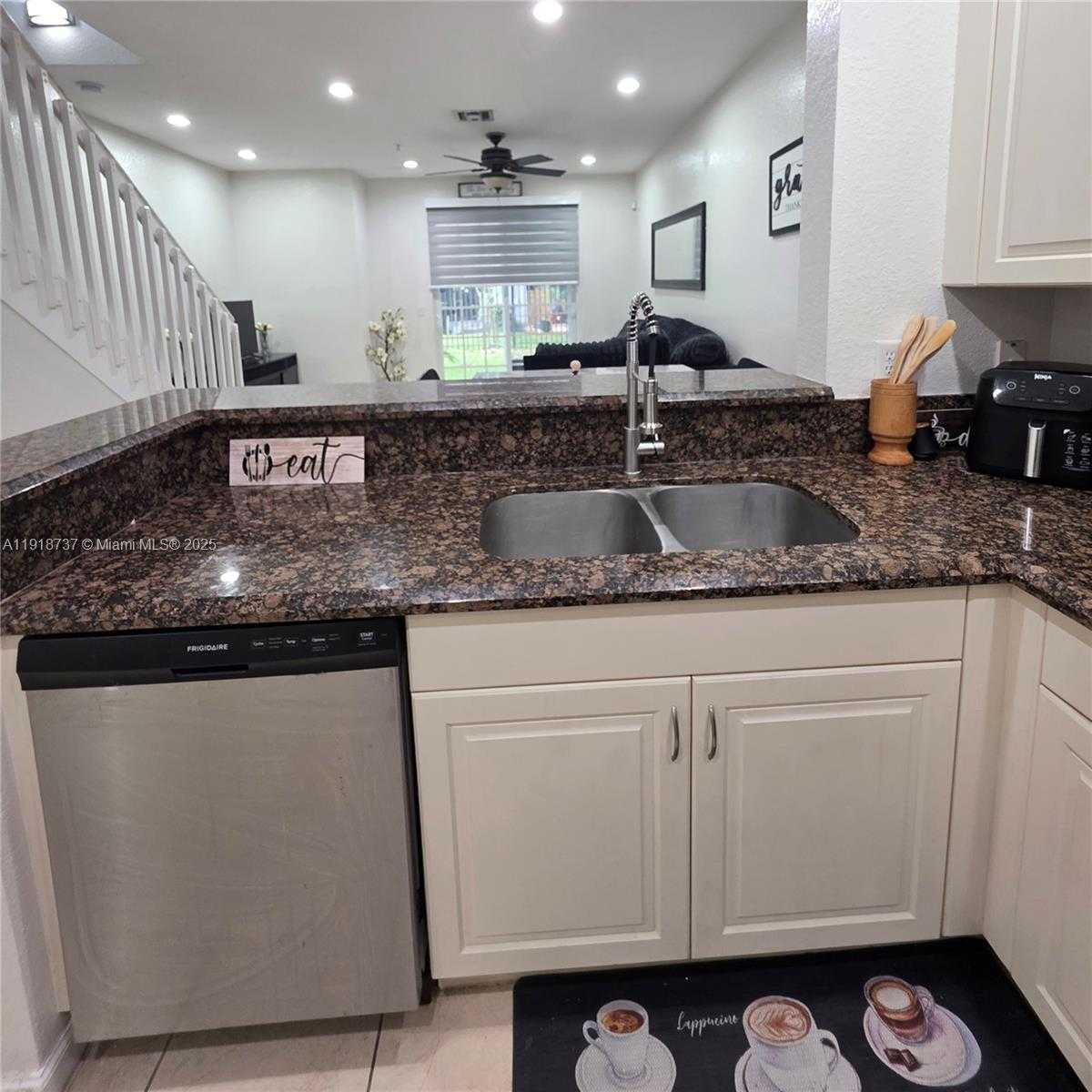 Imagen de Pequeño Objeto