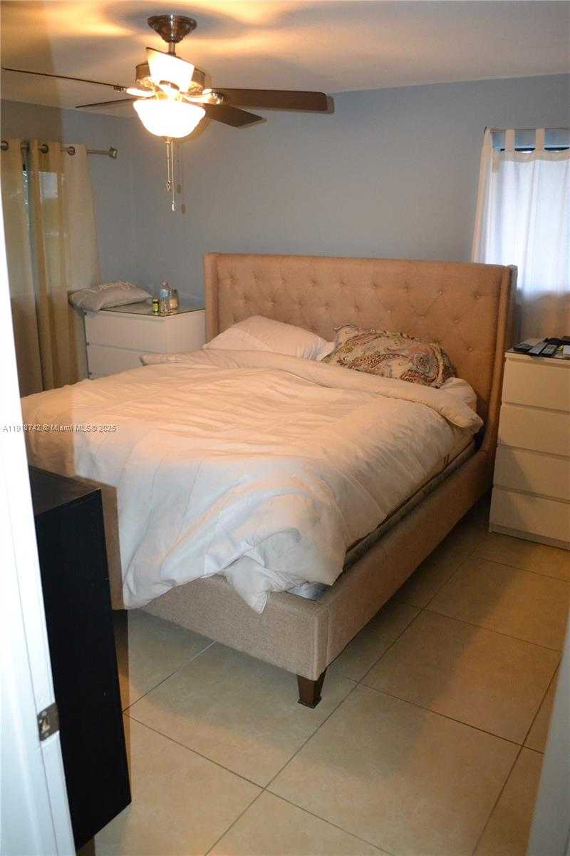 Small Image of 9727 HAMMOCKS BLVD #207D, Miami Number 25